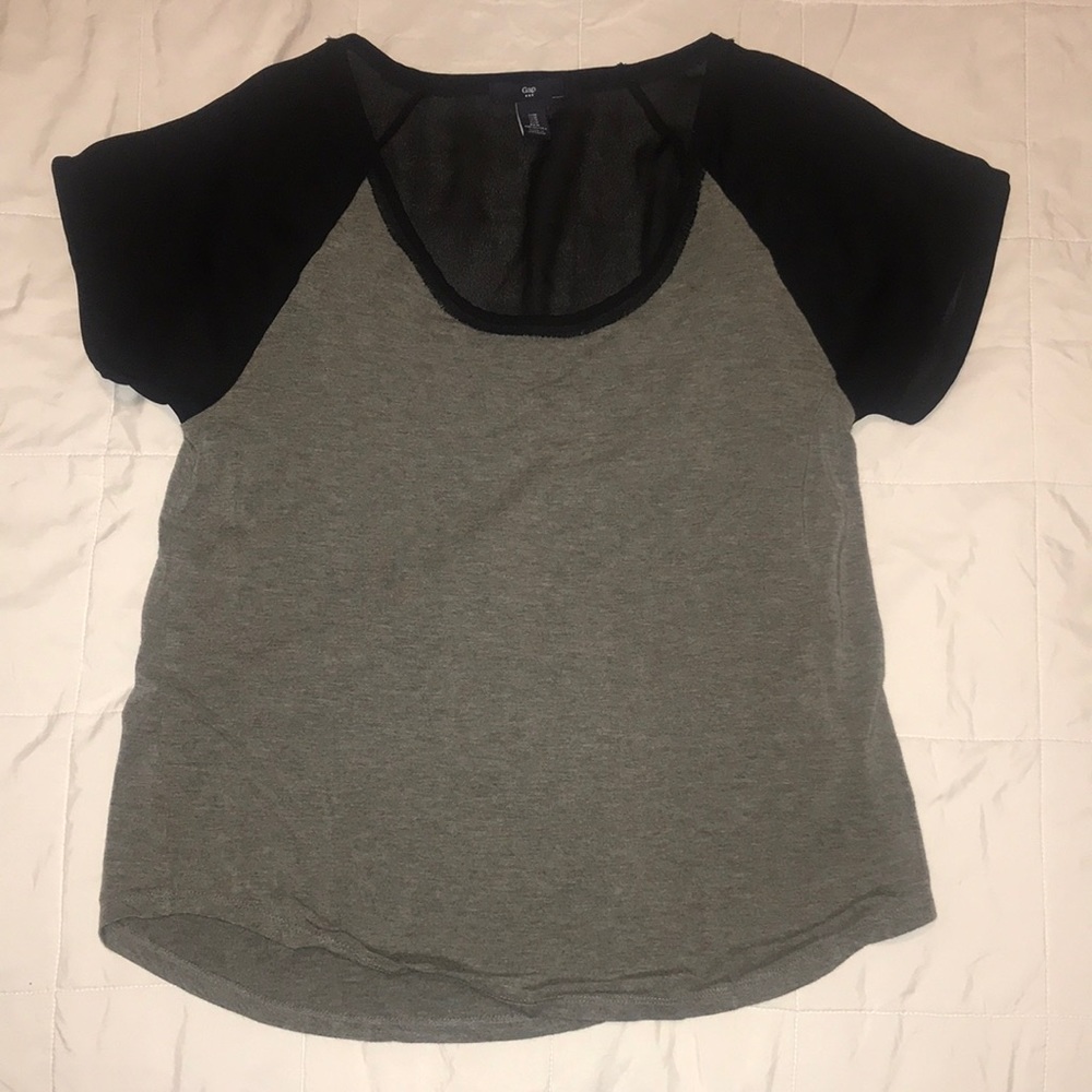 GAP rayon and cotton t-shirt. Size M